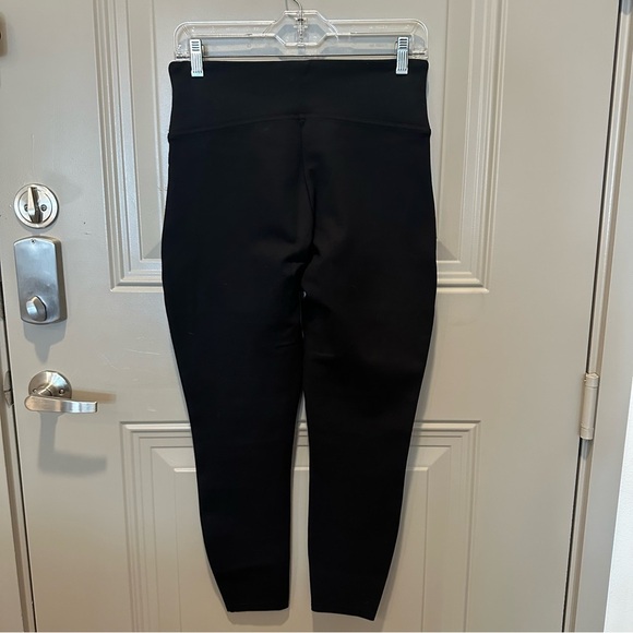 Spanx Women’s Leggings Size Medium Petite Black - Picture 2 of 8